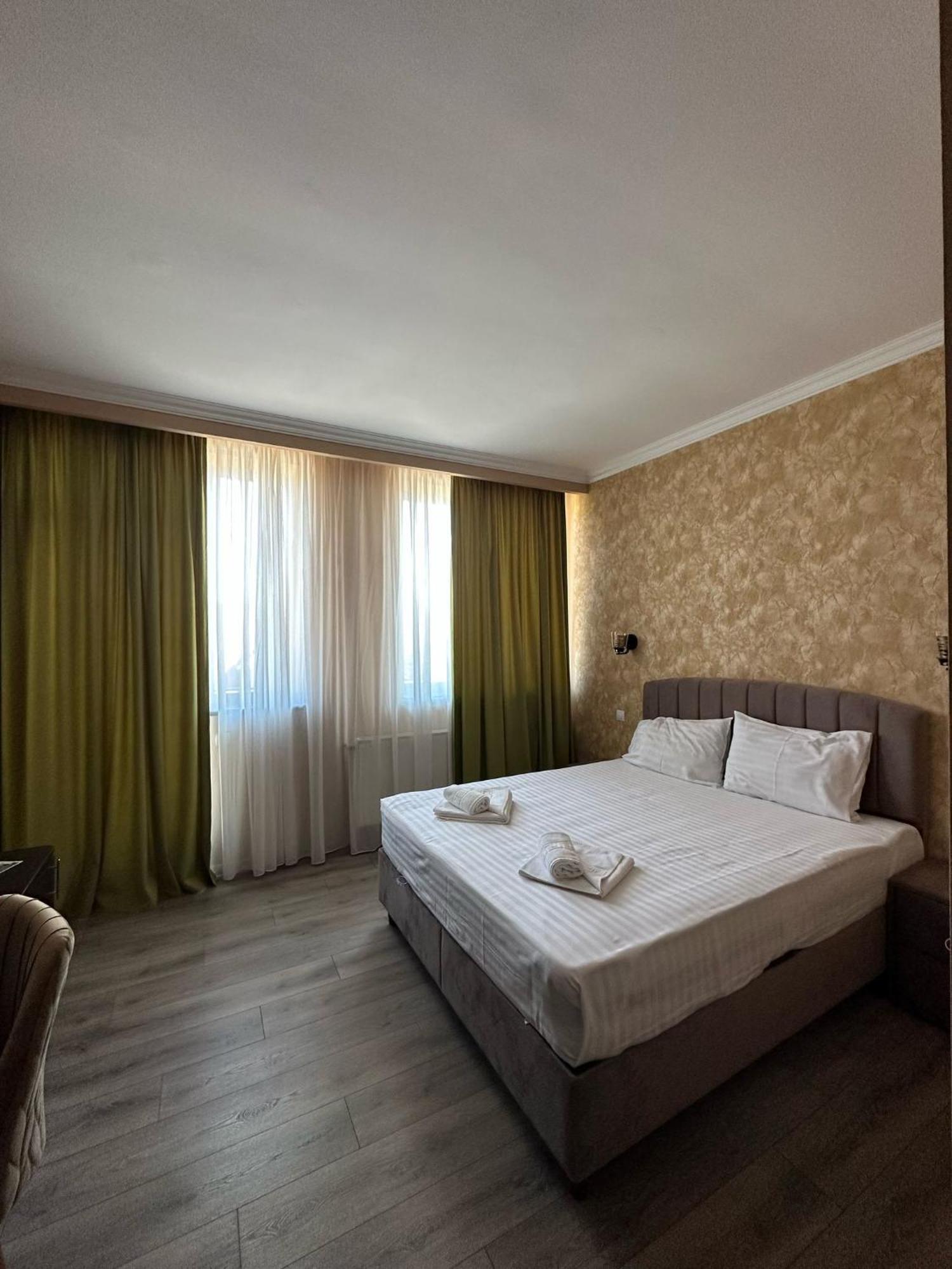 Coliseum Hotel Calafat Exterior foto
