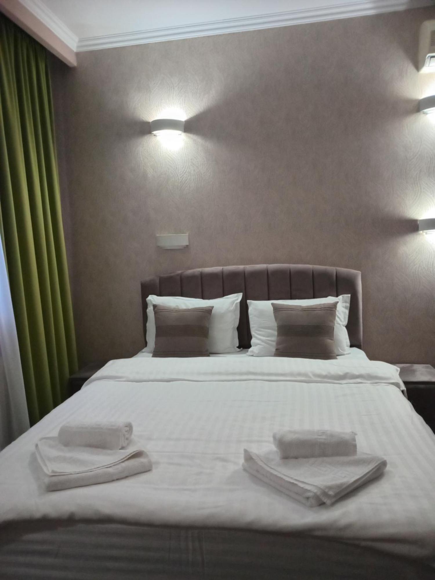 Coliseum Hotel Calafat Exterior foto