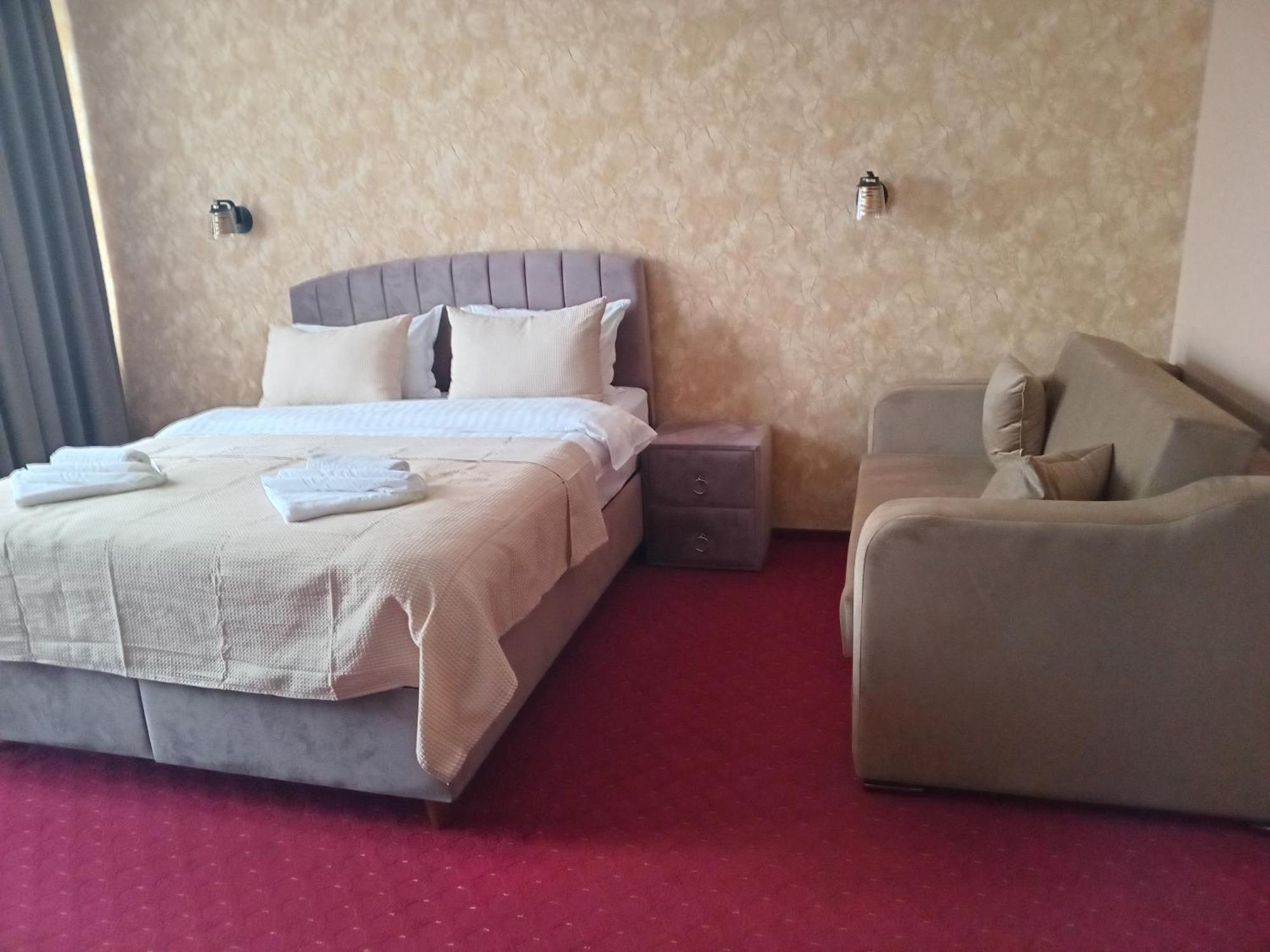 Coliseum Hotel Calafat Exterior foto